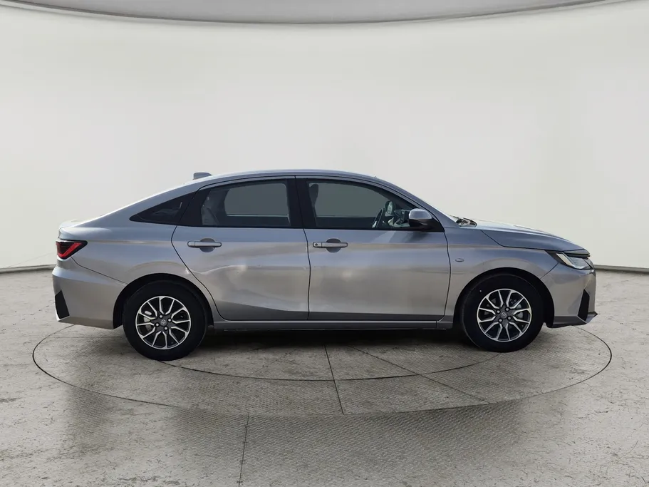 2023 Toyota Yaris  Y 