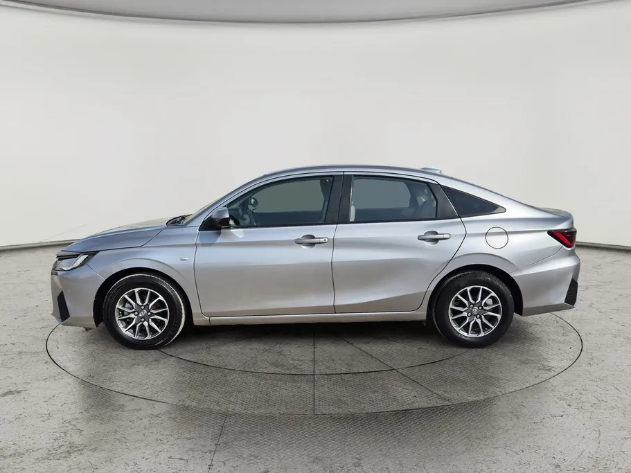 2023 Toyota Yaris  Y 