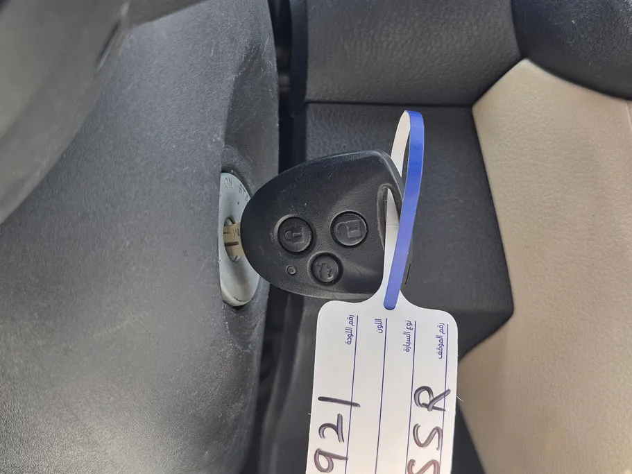 2023 Toyota Yaris  Y 