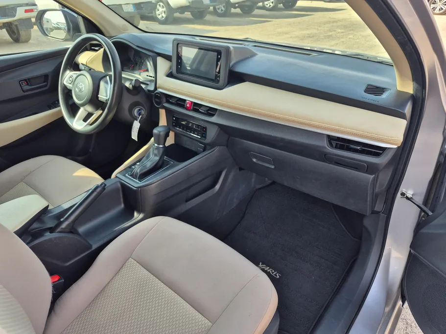 2023 Toyota Yaris  Y 