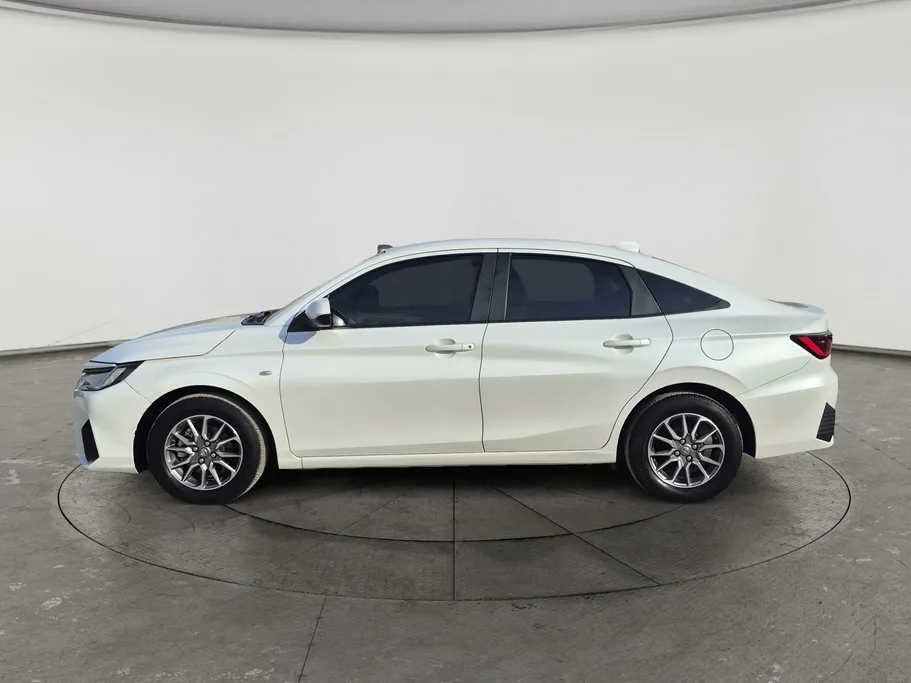 2024 Toyota Yaris  Y 