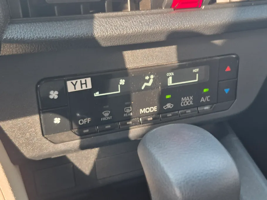 2024 Toyota Yaris  Y 