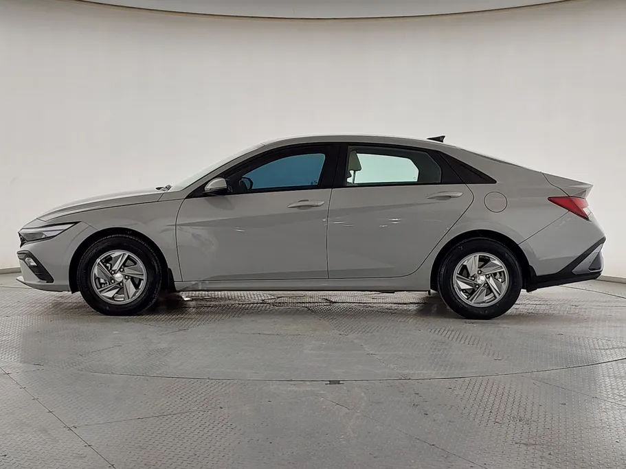 2025 Hyundai Elantra Fleet 