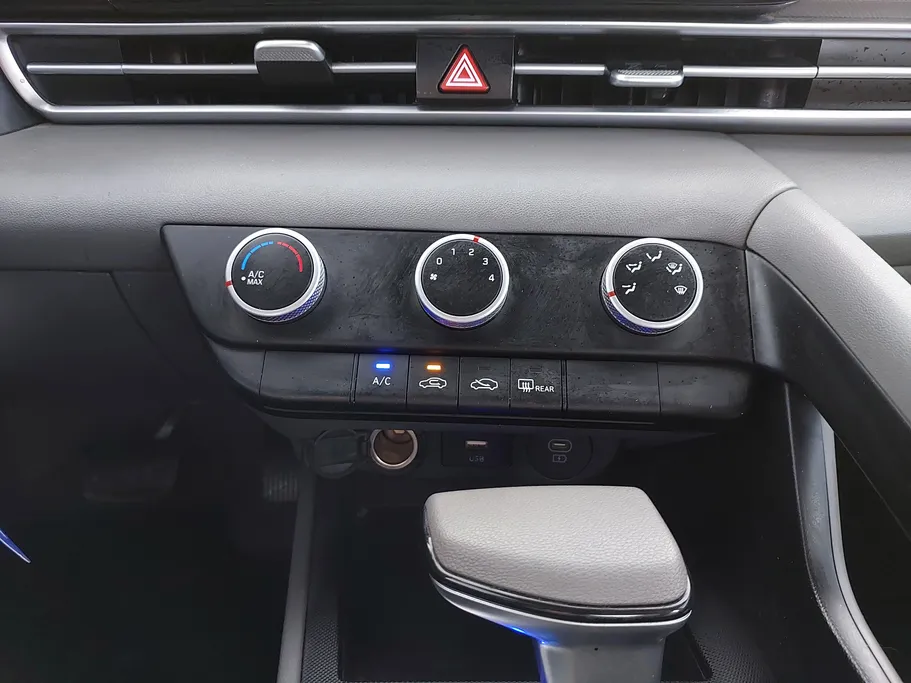 2025 Hyundai Elantra Fleet 