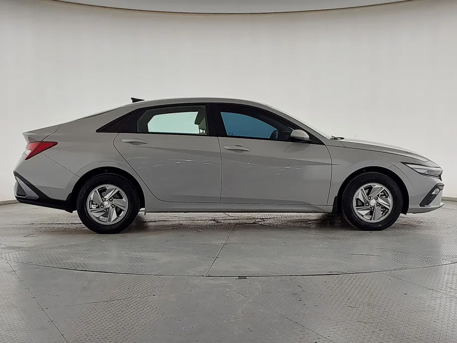 2025 Hyundai Elantra Fleet 