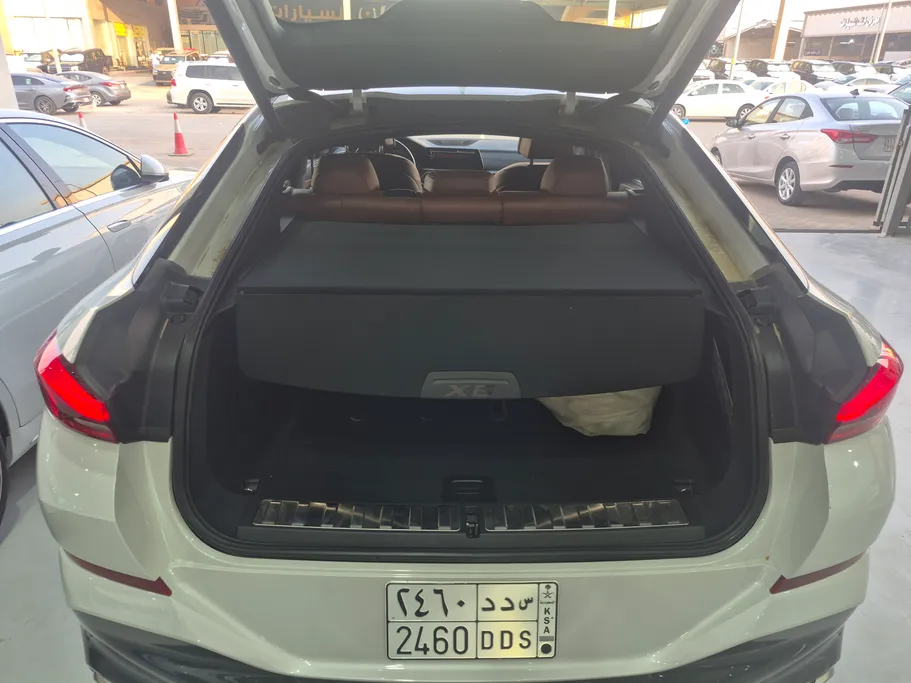 2023 BMW X Series 6 M 50i  