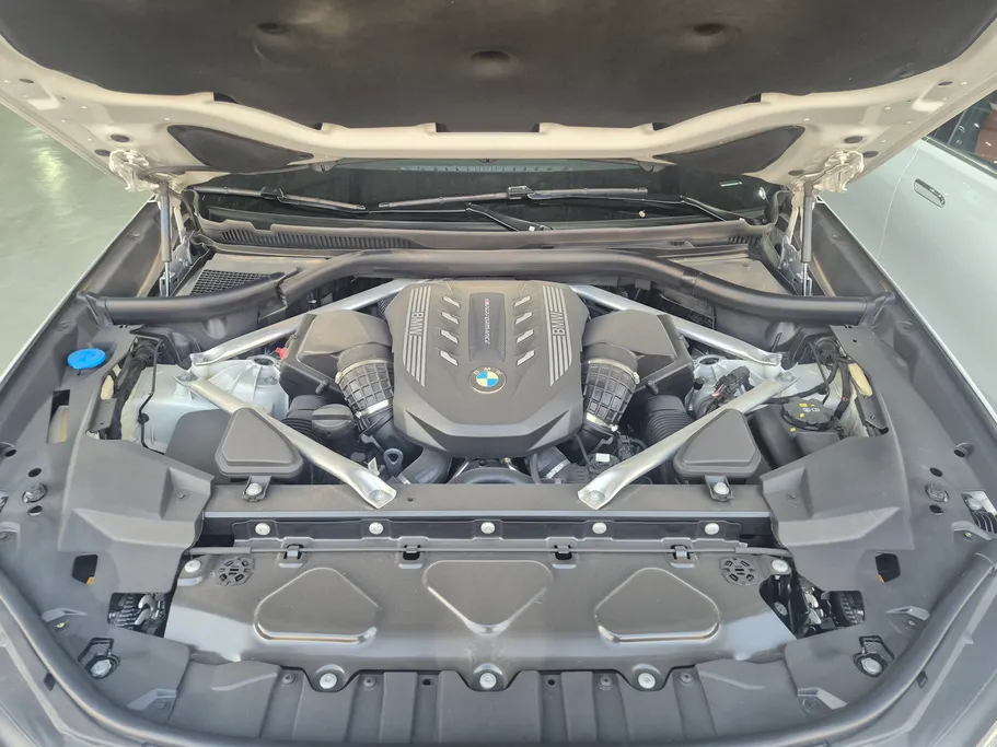 2023 BMW X Series 6 M 50i  