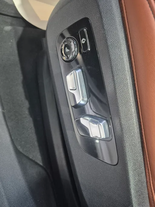 2023 BMW X Series 6 M 50i  