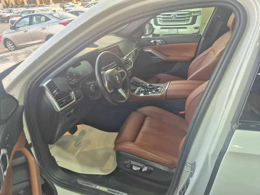 2023 BMW X Series 6 M 50i  