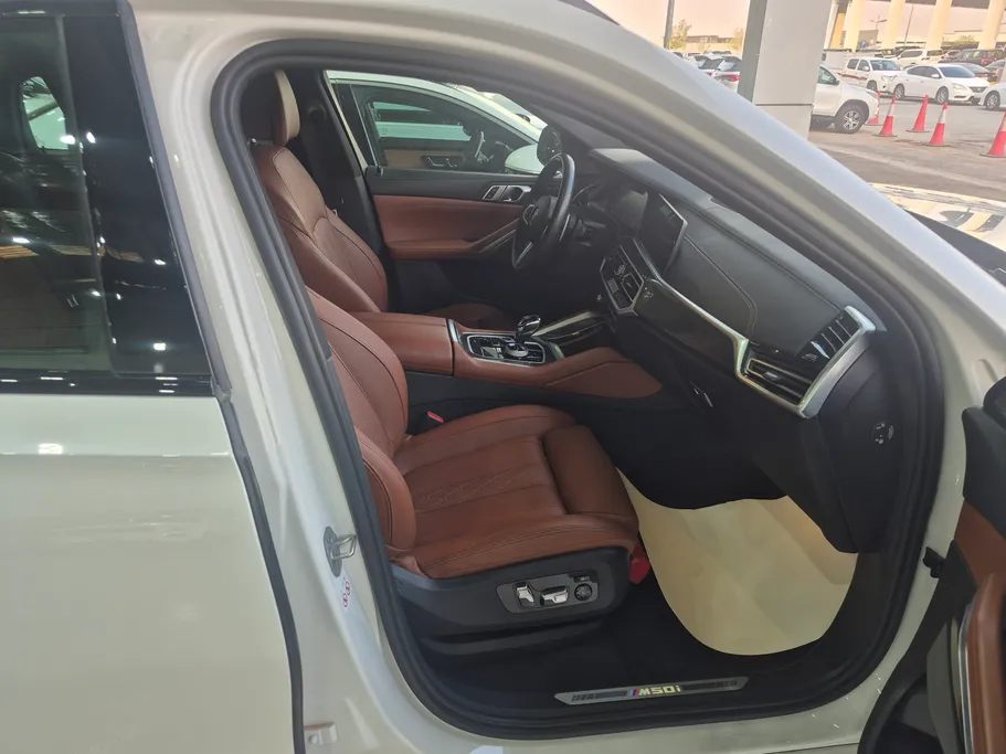 2023 BMW X Series 6 M 50i  