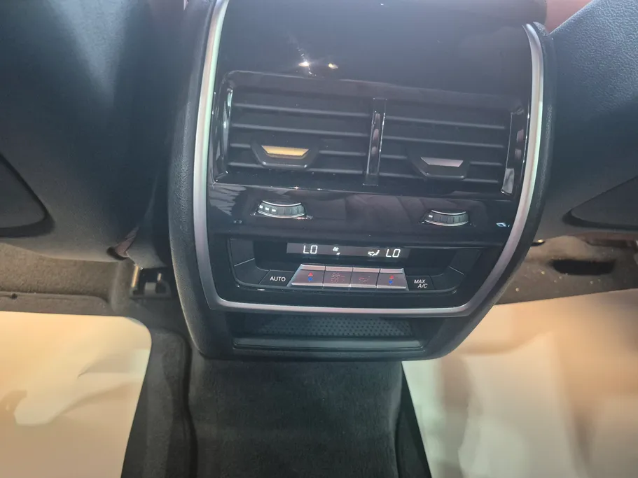 2023 BMW X Series 6 M 50i  