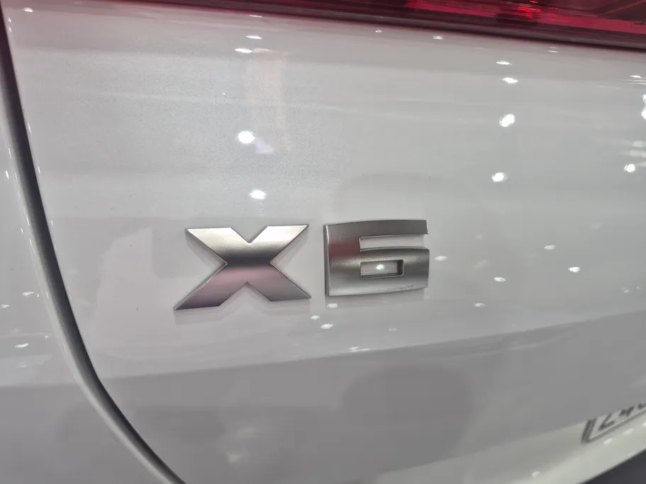 2023 BMW X Series 6 M 50i  