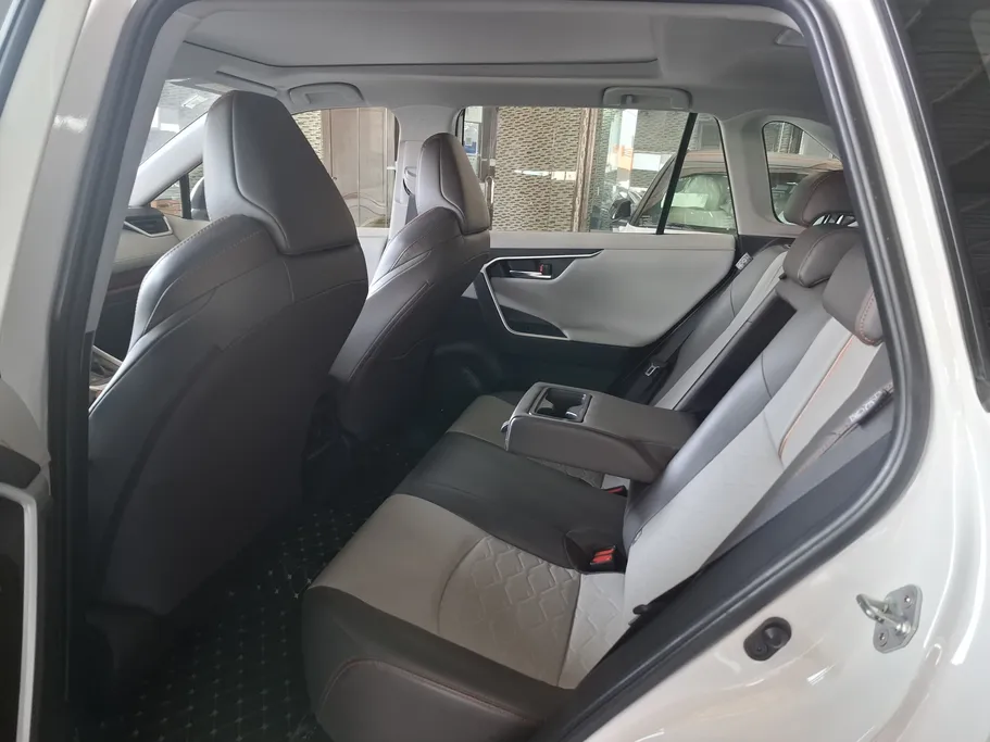 2024 Toyota RAV4 ADVENTURE 