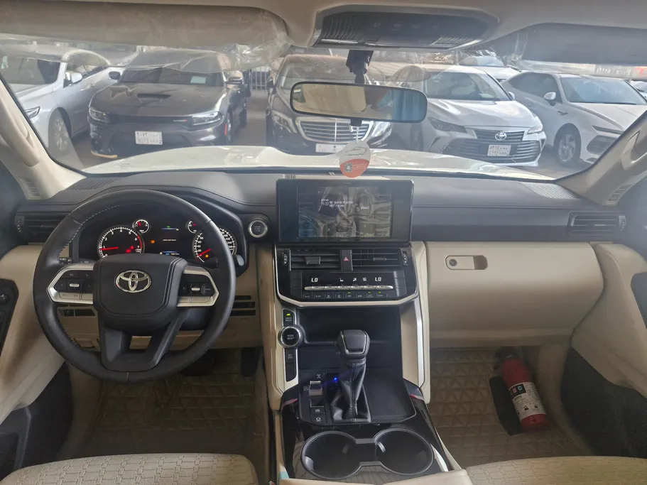 2024 Toyota Land Cruiser GXR 