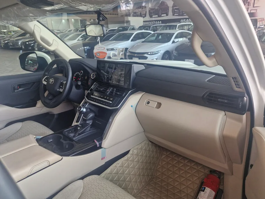2024 Toyota Land Cruiser GXR 