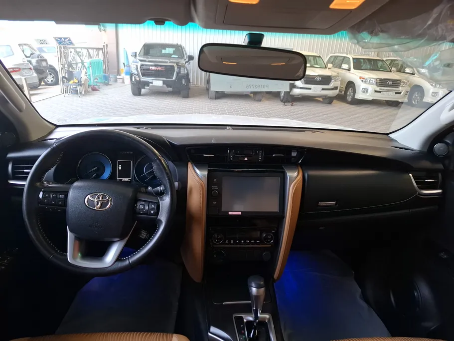 2023 Toyota Fortuner VX 