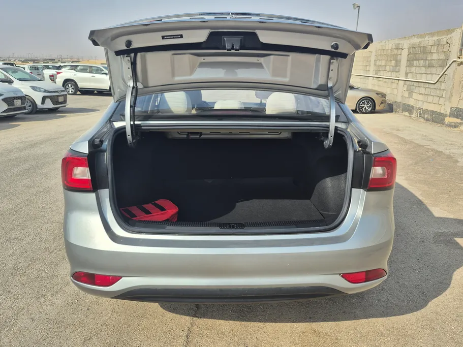 2023 MG 5 STD 
