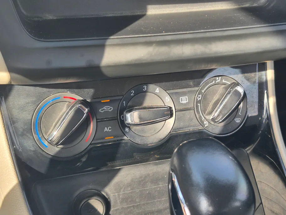 2023 MG 5 STD 