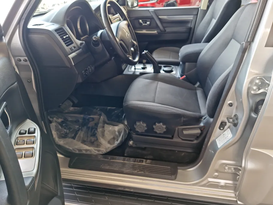 2022 Mitsubishi Pajero GLS 5Doors 