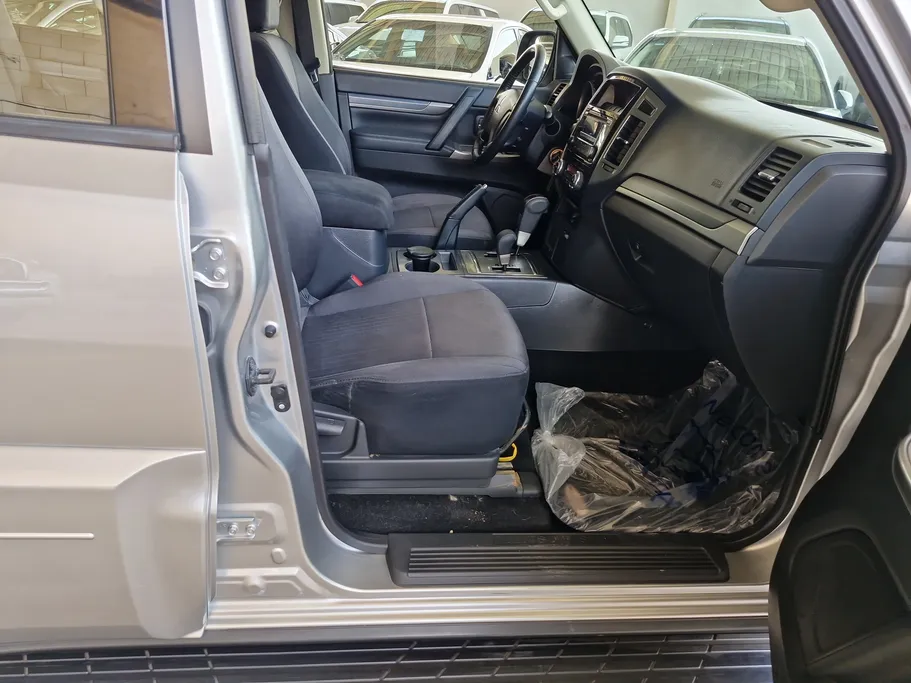 2022 Mitsubishi Pajero GLS 5Doors 