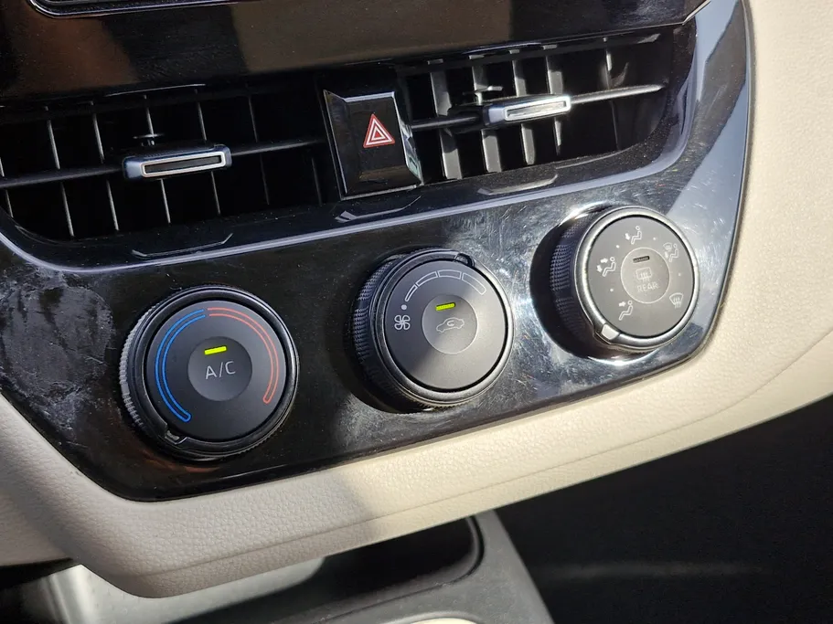 2023 تويوتا Corolla XLI Executive 