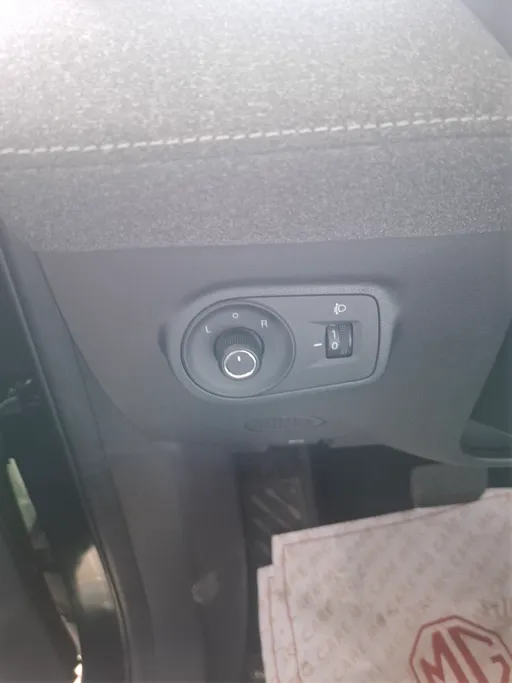 ام جي ZS STD 2025 