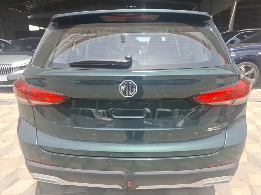 ام جي ZS STD 2025 