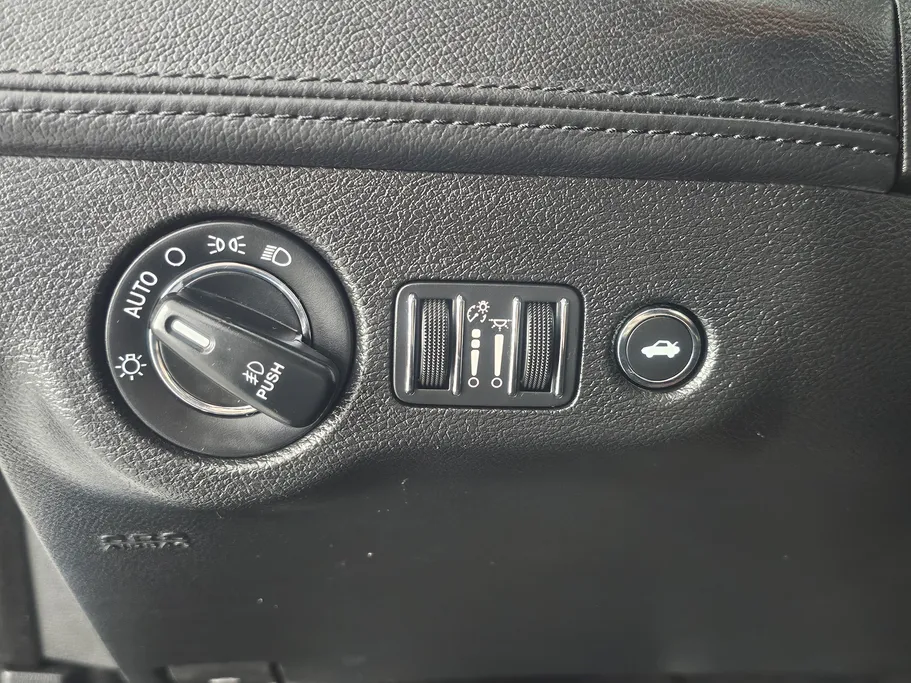 2021 Chrysler 300 C 