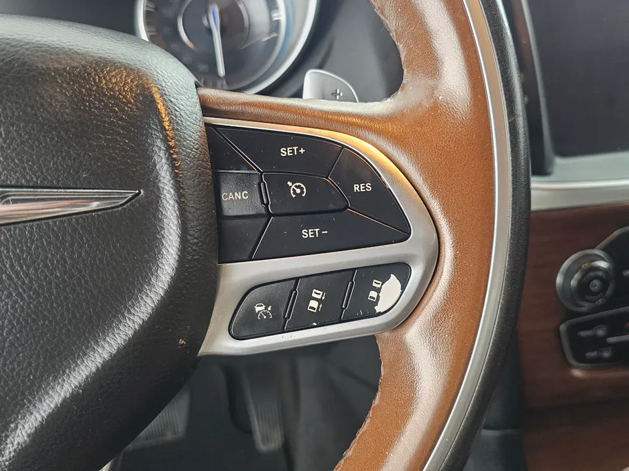 2021 Chrysler 300 C 
