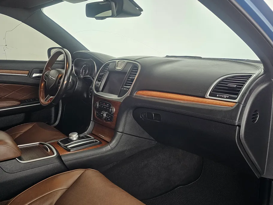 2021 Chrysler 300 C 