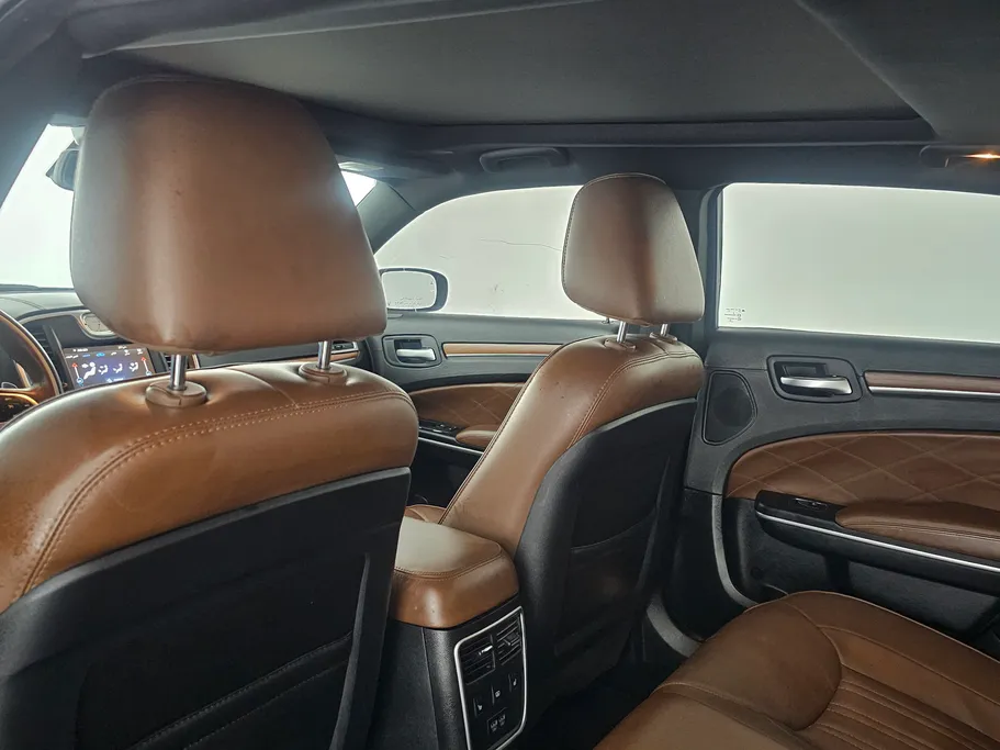 2021 Chrysler 300 C 