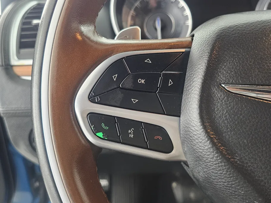 2021 Chrysler 300 C 