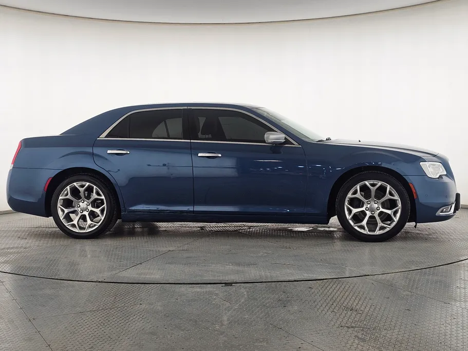 2021 Chrysler 300 C 