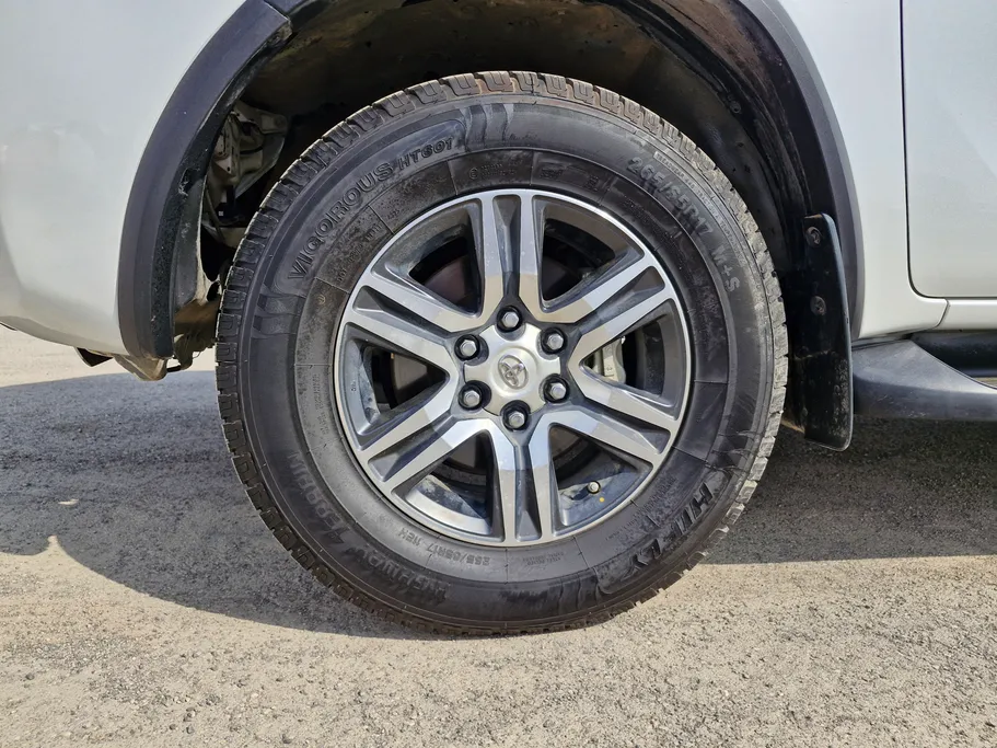 2024 تويوتا Fortuner GX2 