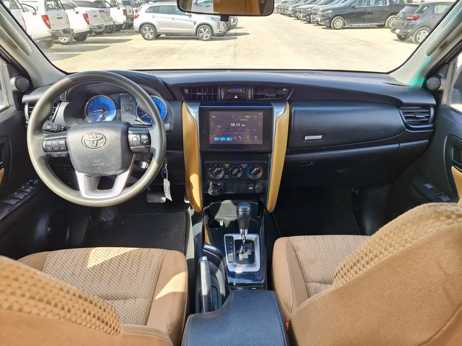 2024 تويوتا Fortuner GX2 