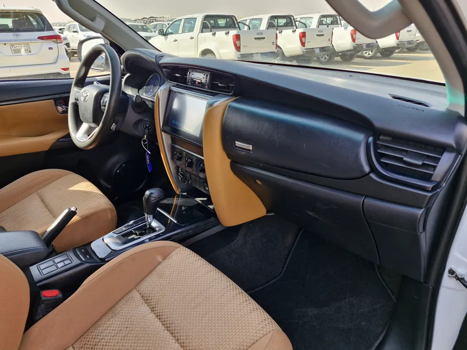 2024 تويوتا Fortuner GX2 