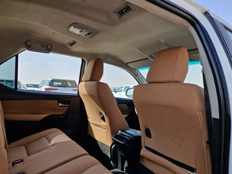 2024 تويوتا Fortuner GX2 
