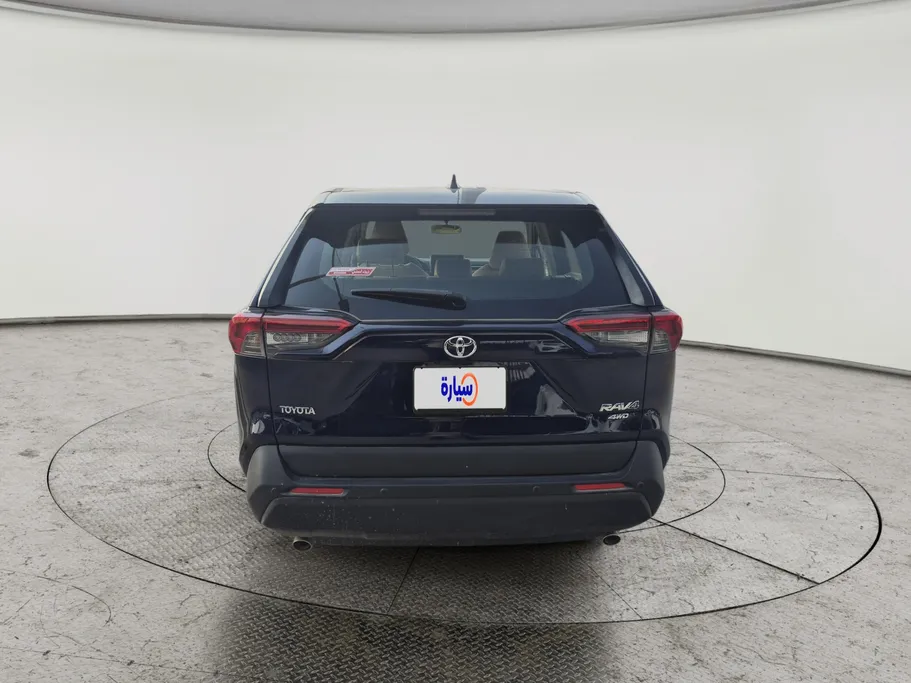 2023 تويوتا RAV4 LE 
