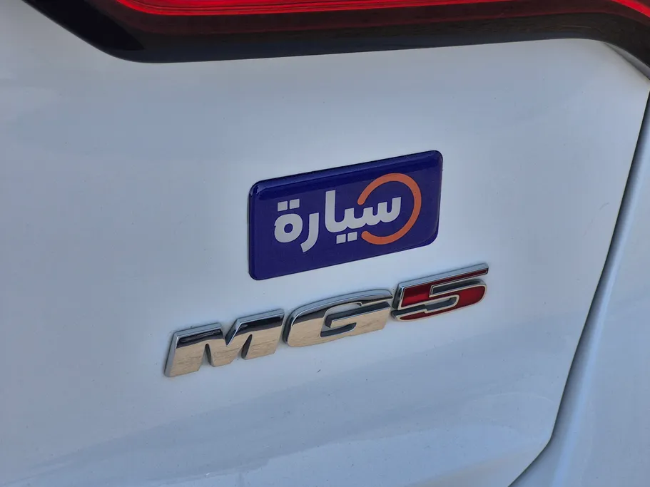 2023 ام جي 5 STD 