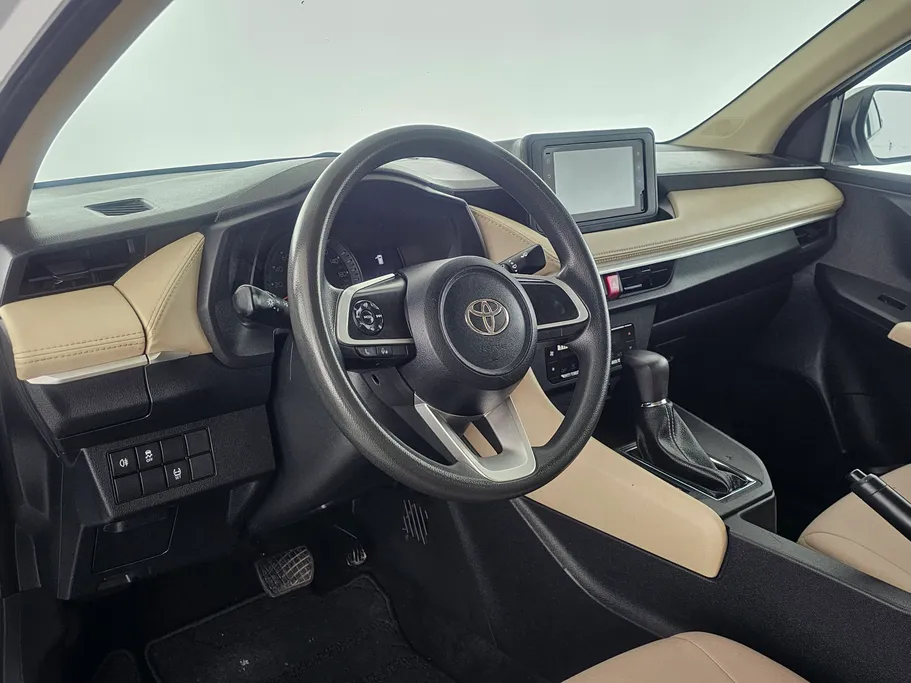 2024 Toyota Yaris  Y 