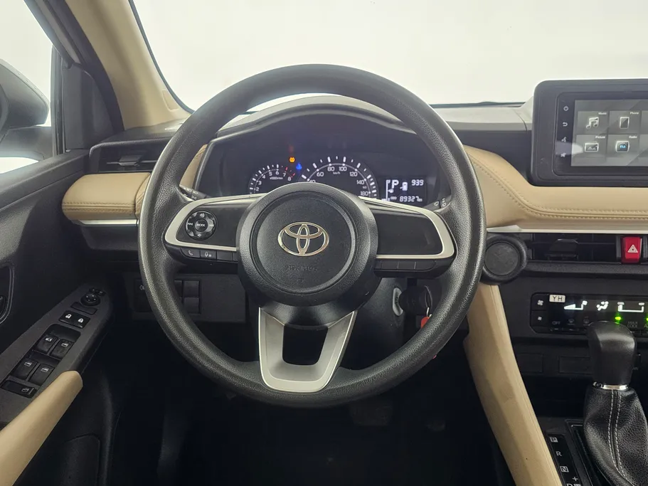 2024 Toyota Yaris  Y 