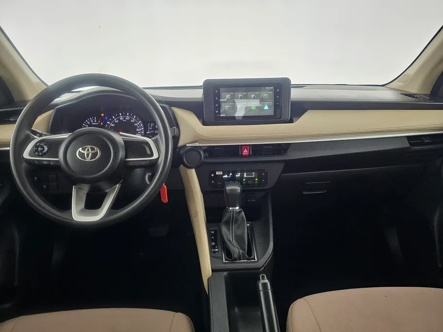 2024 Toyota Yaris  Y 
