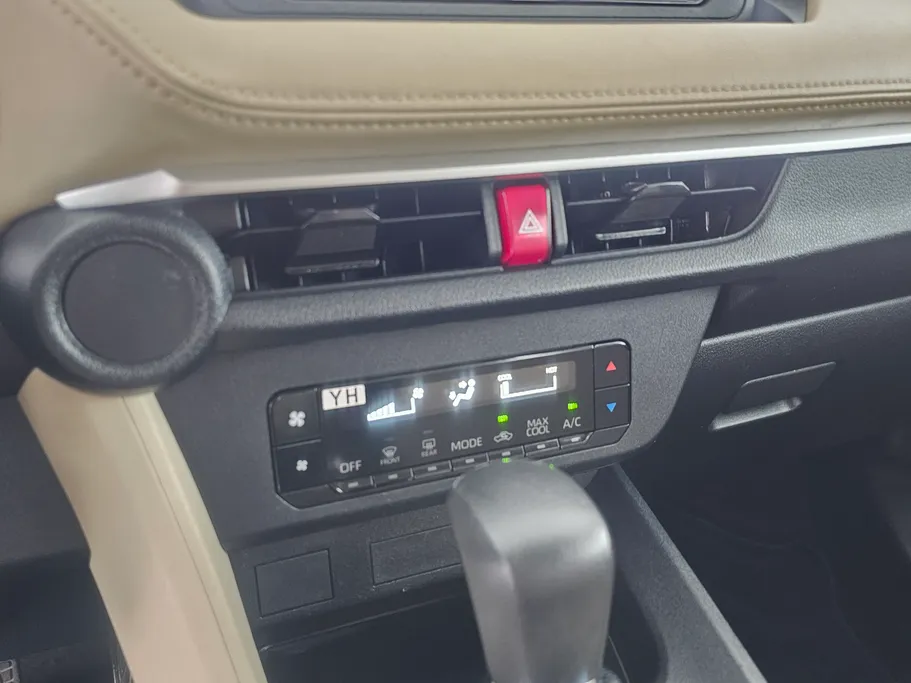 2024 Toyota Yaris  Y 