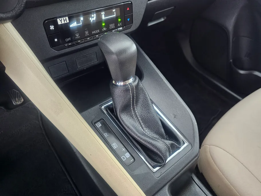 2024 Toyota Yaris  Y 