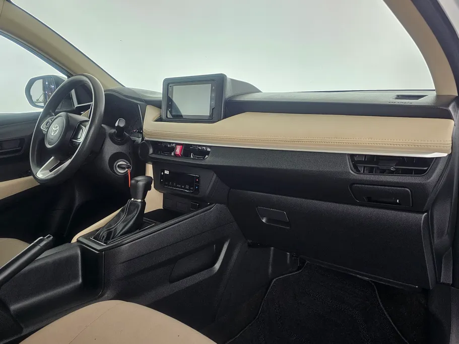 2024 Toyota Yaris  Y 