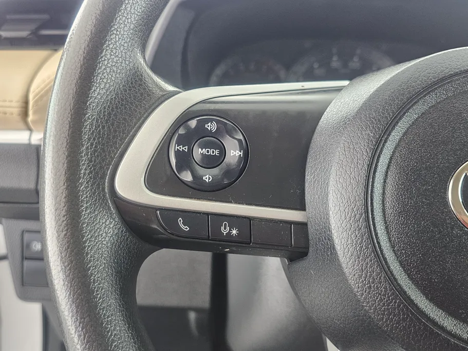 2024 Toyota Yaris  Y 
