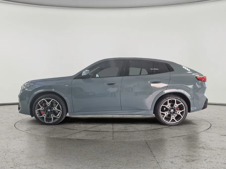 بي ام دبليو الفئة اكس 2 xDrive 20i 2025 