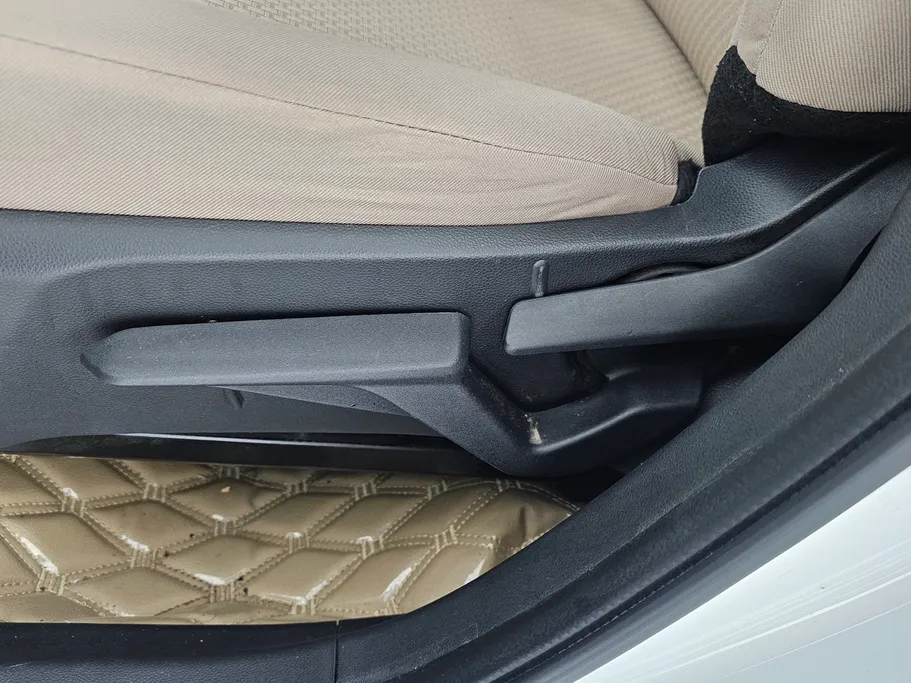 2024 Toyota Yaris  Y Plus 