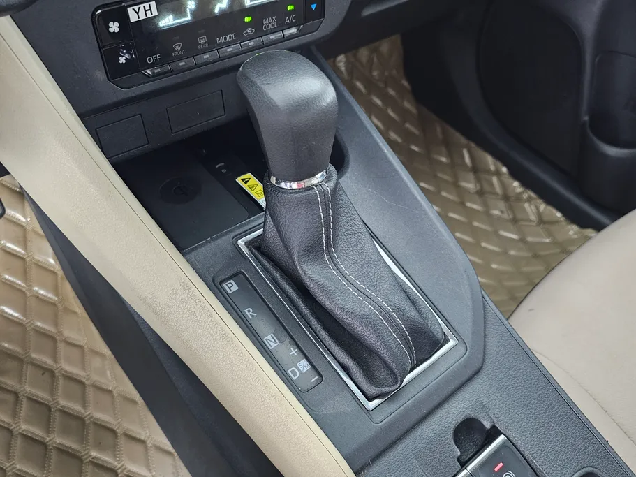 2024 Toyota Yaris  Y Plus 