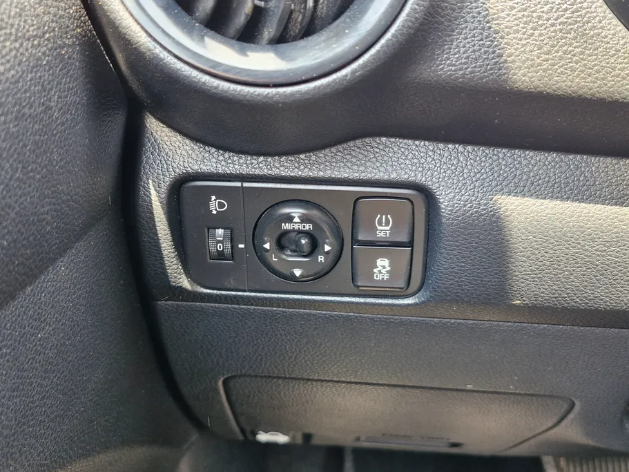 2023 Kia Pegas LX 